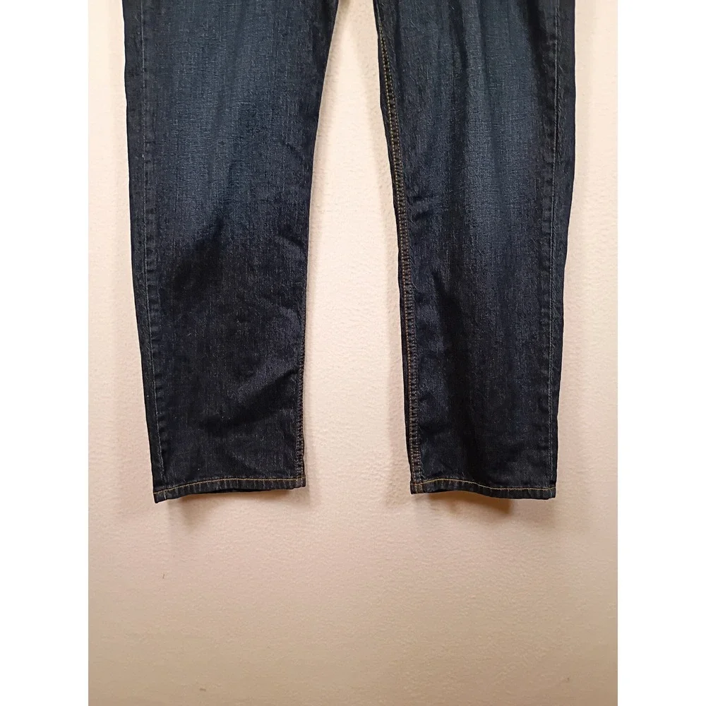 Levis slip into